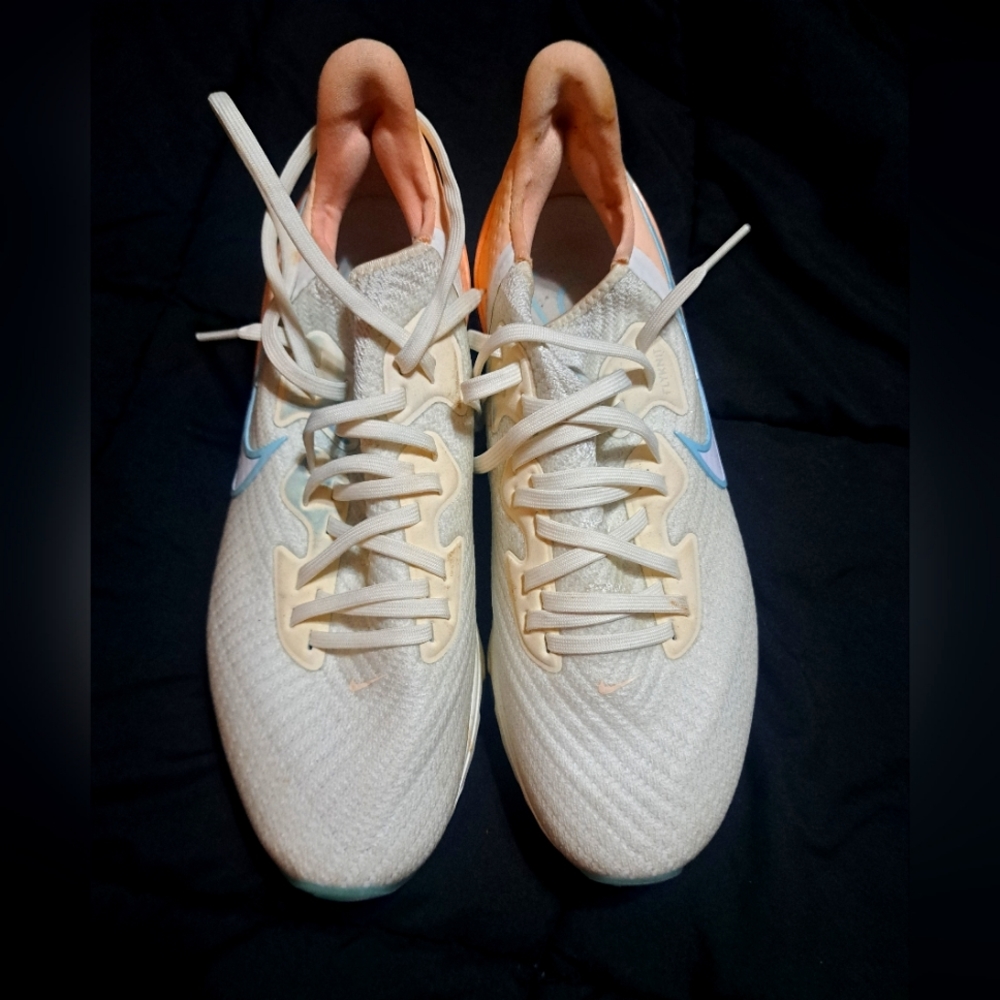 Nike zoom size 9.5